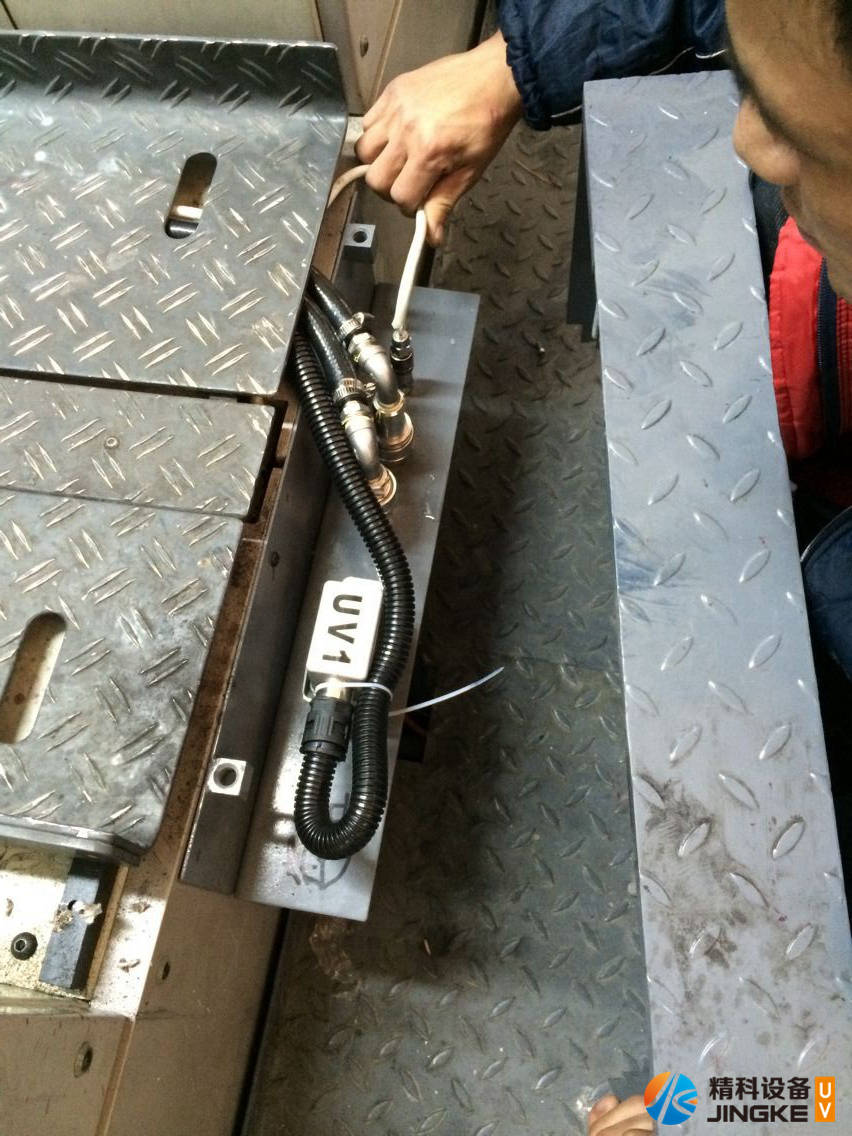 曼罗兰ROLAND 700印刷机加装UV10