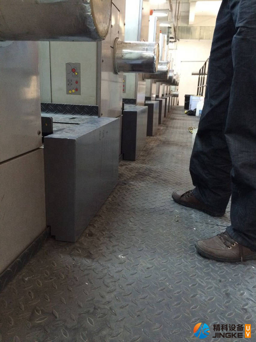 曼罗兰ROLAND 700印刷机加装UV12