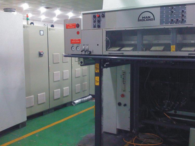 罗兰700印刷机加转UV系统