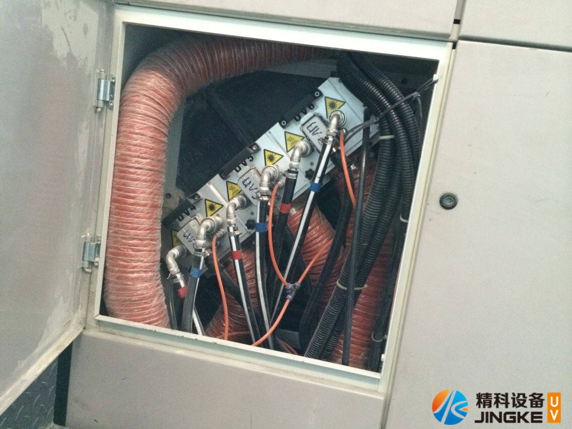 曼罗兰ROLAND 700印刷机加装UV5