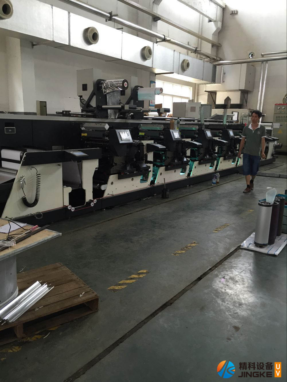 高速胶印标签印刷机加装UV1