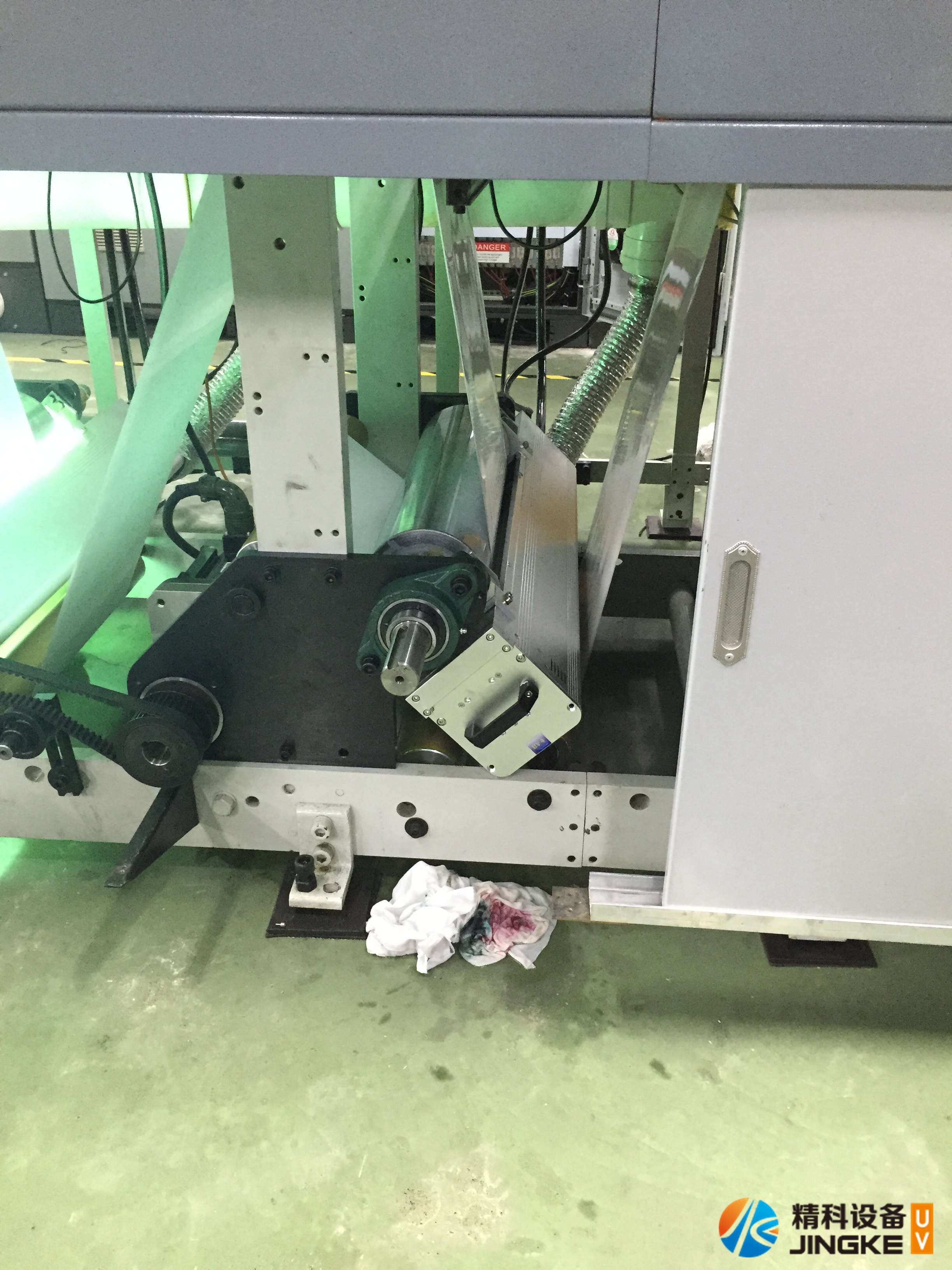 意高发柔印机加装UV3