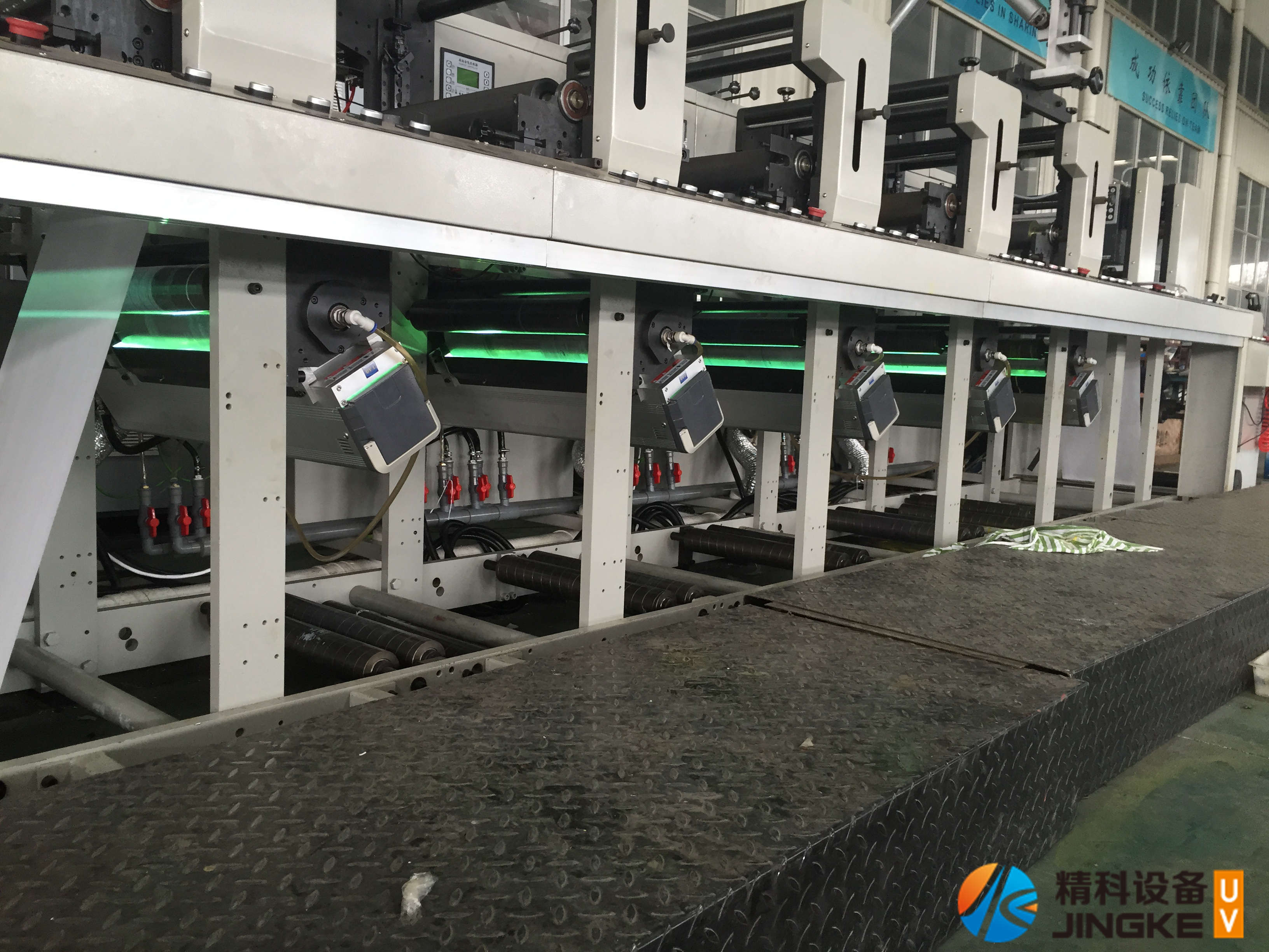 意高发柔印机加装UV5